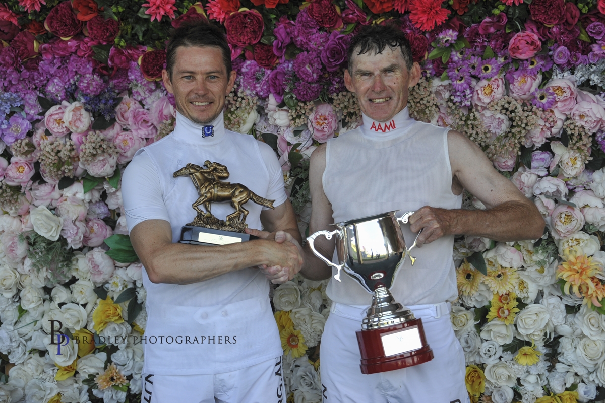 Gary Harley Wrap- Legends Race Day 01.12.20